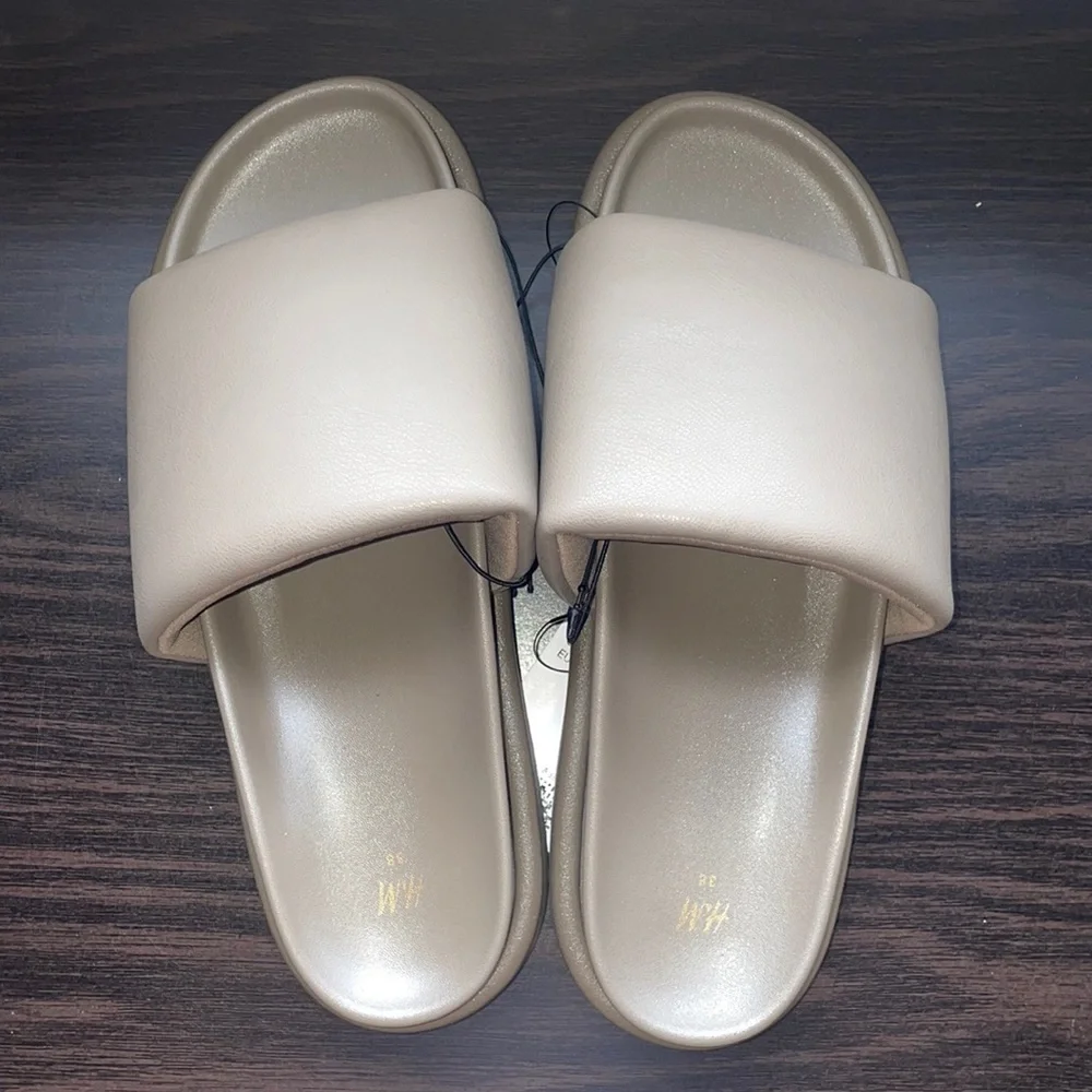 H&am slip ons - Picture 2 of 3
